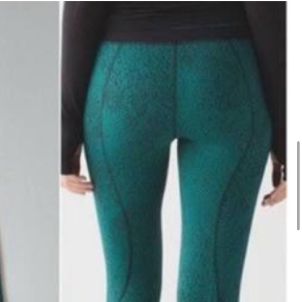 Lululemon leggings inspire tinght green spray with zip. - Picture 3 of 8